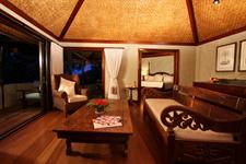 Pacific Resort Aitutaki - Ultimate Beachfront Villa Living Room 