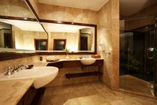 Pacific Resort Aitutaki - Ultimate Beachfront Villa Bathroom 